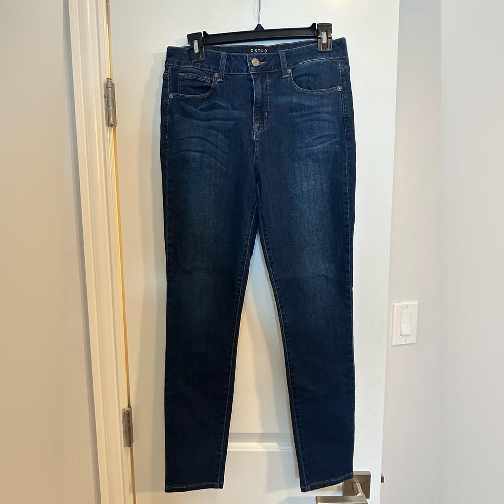 NWT DSTLD High-Rise Skinny Jean in dark blue size 29 x 30